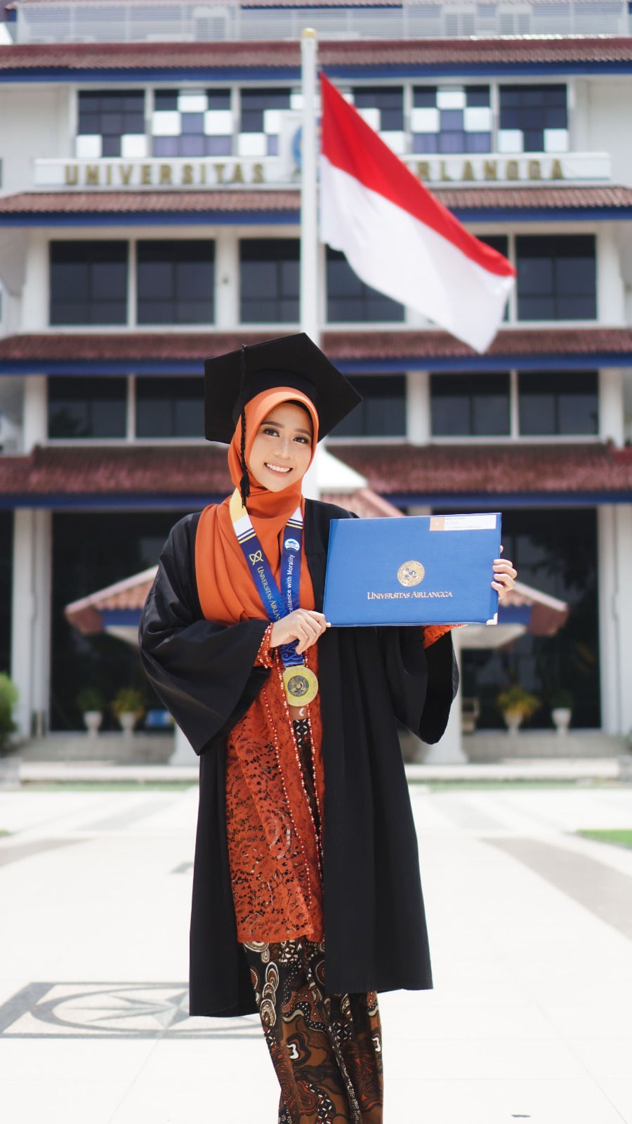 Nabilah Az-Zahro's journey to achieve the title of FISIP UNAIR Outstanding Graduate
